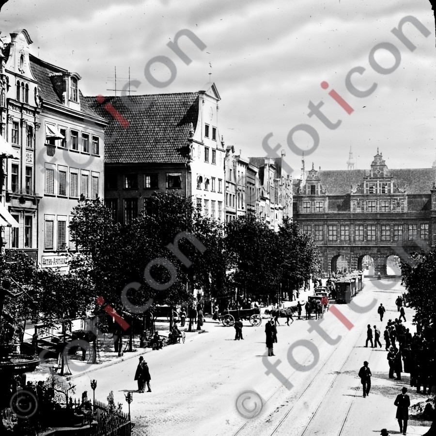 Grünes Tor und Langer Markt | Green Gate and Long Market - Foto foticon-600-simon-danzig-021-sw.jpg | foticon.de - Bilddatenbank für Motive aus Geschichte und Kultur